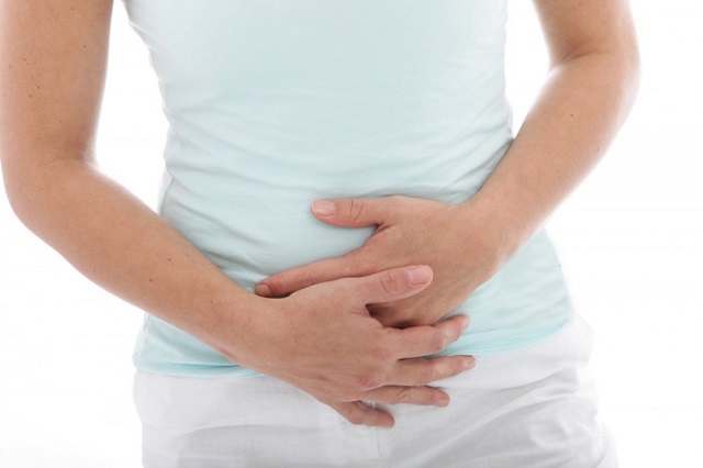 Dấu hiệu nhận biết bị viêm lộ tuyến là đau bụng dưới