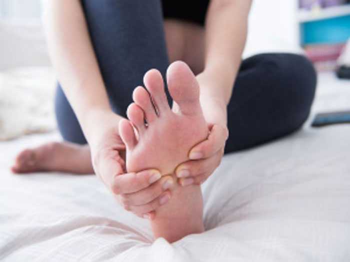 Chuột rút là biểu hiện thường gặp của bệnh nhân xơ tử cung