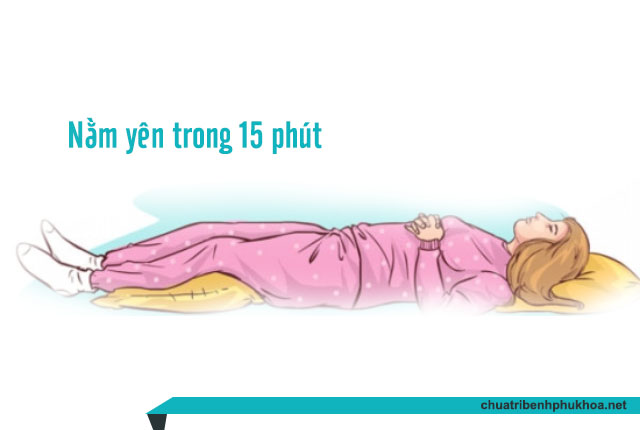 Nằm nghỉ ngơi trong 15 phút